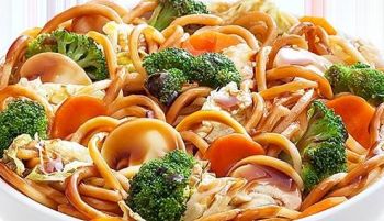 YAKISSOBA VEGETARIANO 